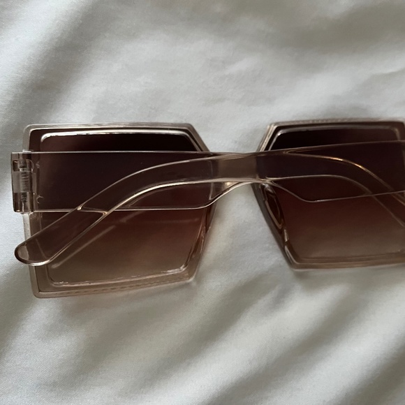 Large Rectangular Sunglasses - Picture 2 of 3